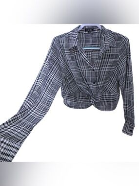 Timing Black & White Plaid Knot-Front Crop Top